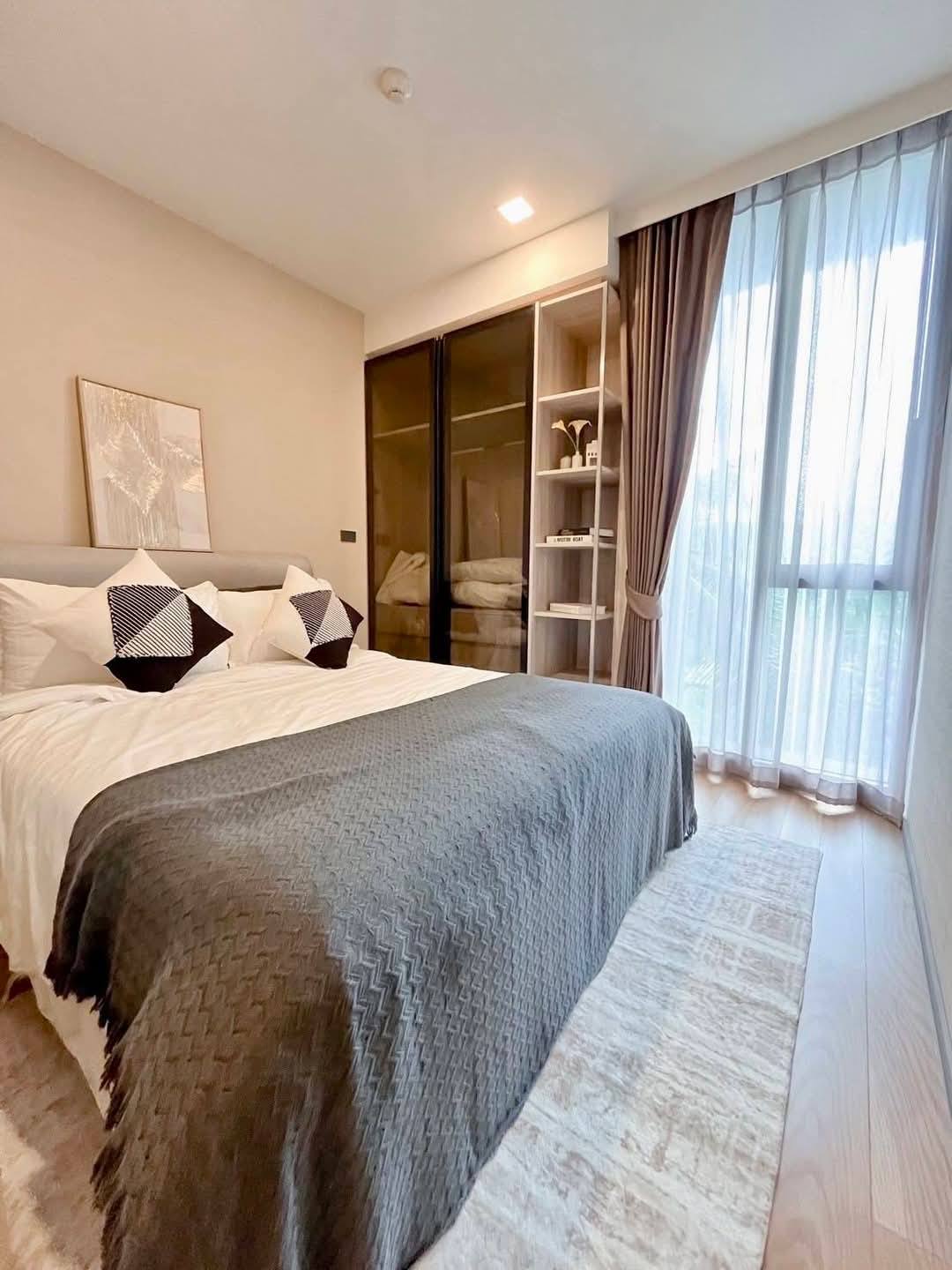 Luxury 2-bed, 2-bath condo at H Sukhumvit 43, 60 sqm, 17th floor. Prime Phrom Phong location near BTS. Full facilities. Rent starts at 43,000 THB/month.