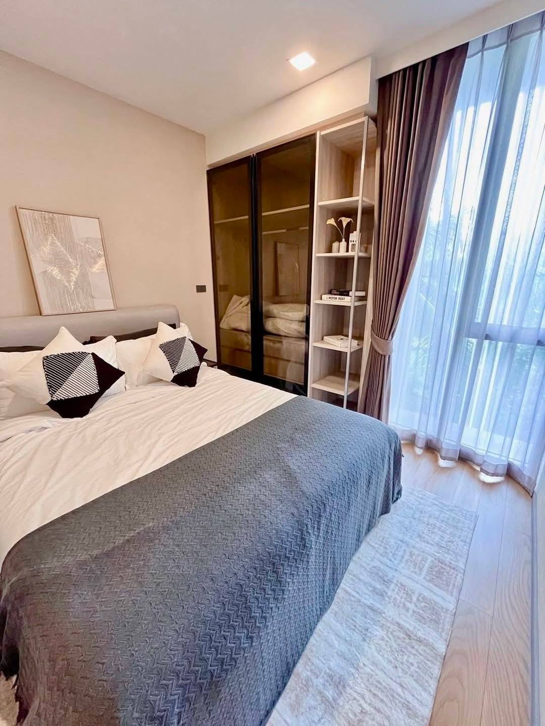Luxury 2-bed, 2-bath condo at H Sukhumvit 43, 60 sqm, 17th floor. Prime Phrom Phong location near BTS. Full facilities. Rent starts at 43,000 THB/month.