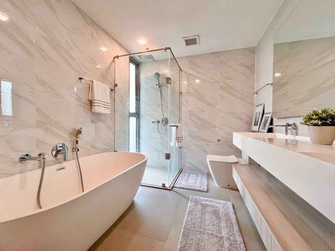3-Bedrooms 3-Bathrooms 114 sqm Condo at HFYNN Sukhumvit 31 For Rent 105,000 THB/Month