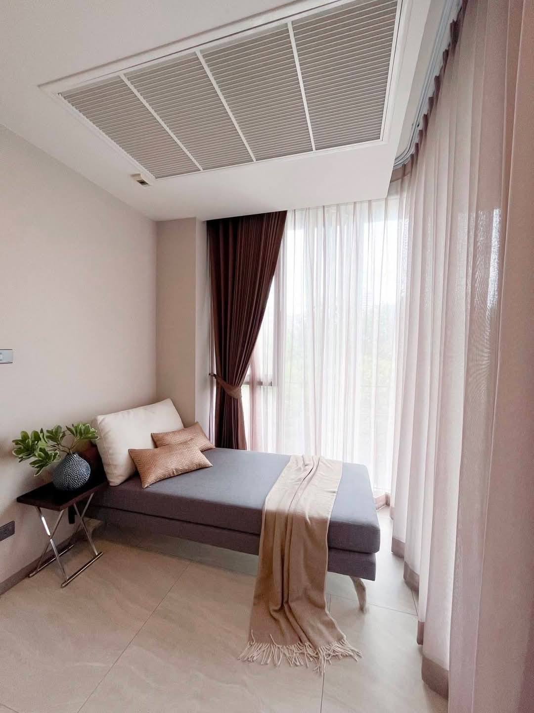 Luxury 2-bed, 2-bath condo at H Sukhumvit 43, 60 sqm, 17th floor. Prime Phrom Phong location near BTS. Full facilities. Rent starts at 43,000 THB/month.