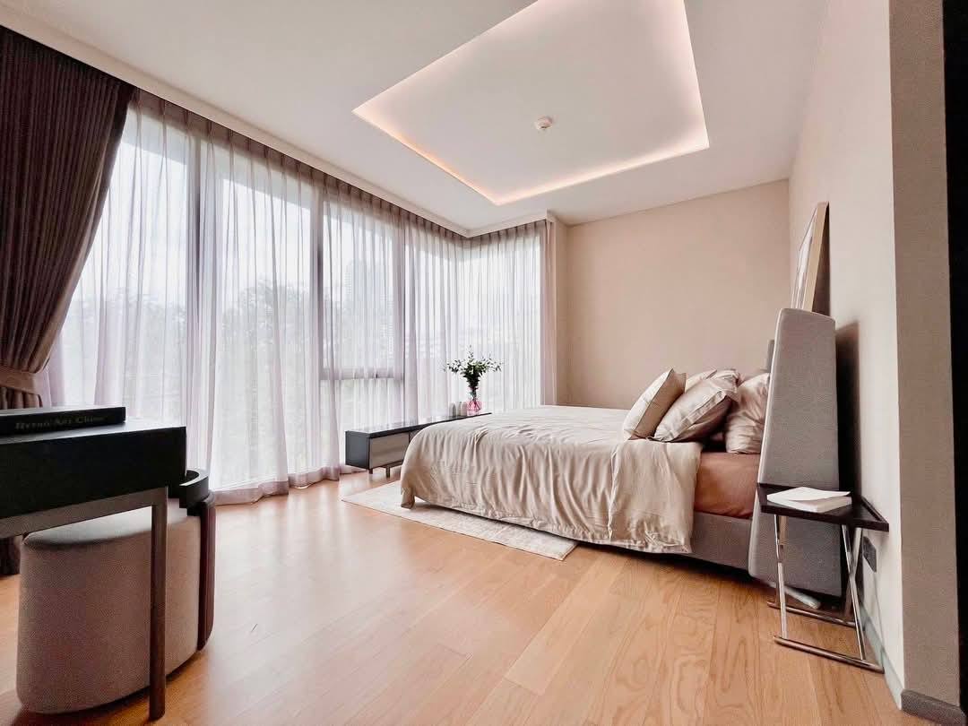 Luxury 2-bed, 2-bath condo at H Sukhumvit 43, 60 sqm, 17th floor. Prime Phrom Phong location near BTS. Full facilities. Rent starts at 43,000 THB/month.