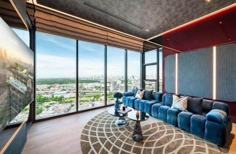 Modern 1-bed loft-style condo at Life Rama 4 - Asoke, 41 sqm, 35th floor. Fully furnished, high-rise luxury, 450m to MRT QSNCC. Rent: 29,000 THB/month.