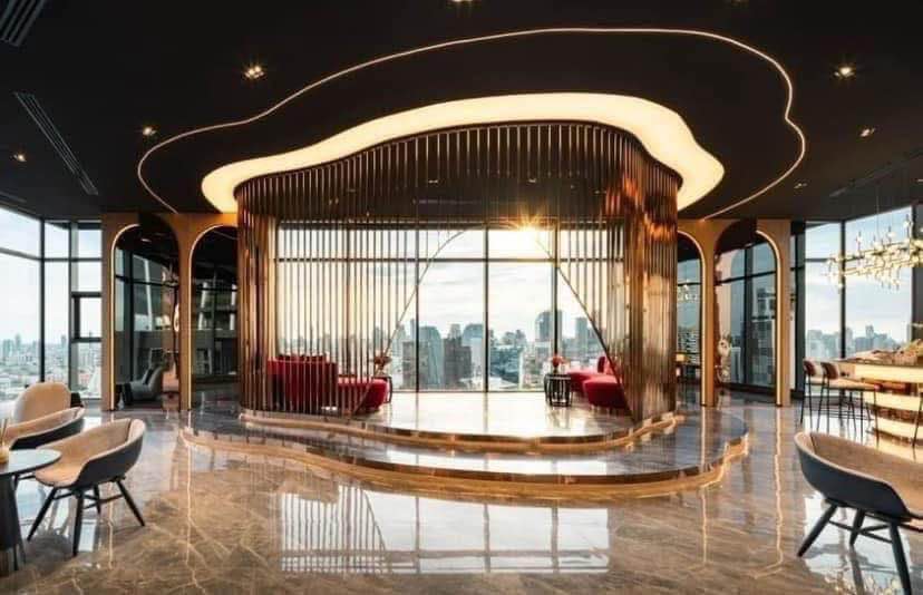 Modern 1-bed loft-style condo at Life Rama 4 - Asoke, 41 sqm, 35th floor. Fully furnished, high-rise luxury, 450m to MRT QSNCC. Rent: 29,000 THB/month.