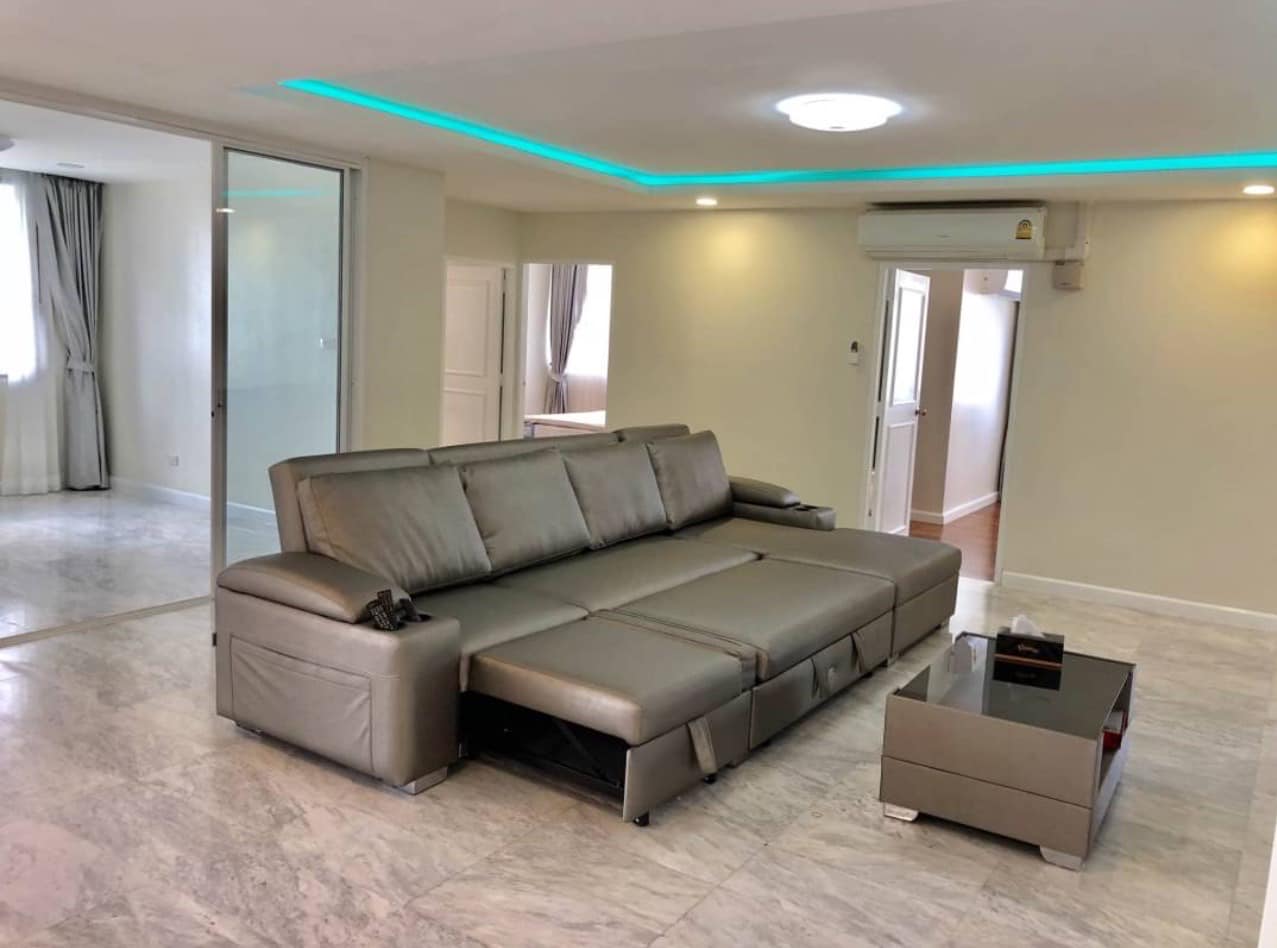 4-Bed, 3-Bath, 236 sqm Condo at DS Towers 1 for Sale near BTS Phrom Phong, ฿25,500,000, Fully Furnished, Prime Sukhumvit Location, Flexible Purchase Terms.