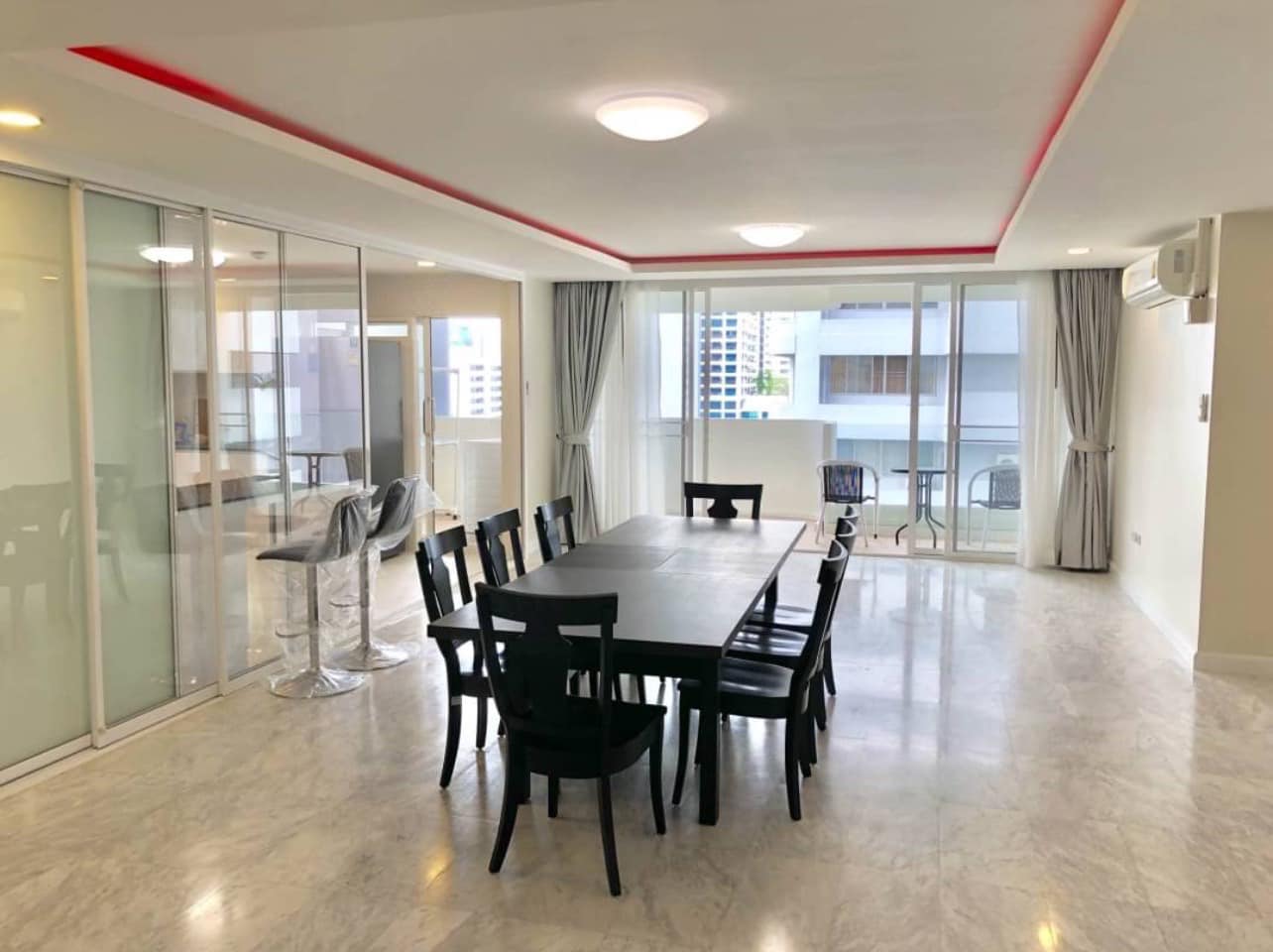 4-Bed, 3-Bath, 236 sqm Condo at DS Towers 1 for Sale near BTS Phrom Phong, ฿25,500,000, Fully Furnished, Prime Sukhumvit Location, Flexible Purchase Terms.