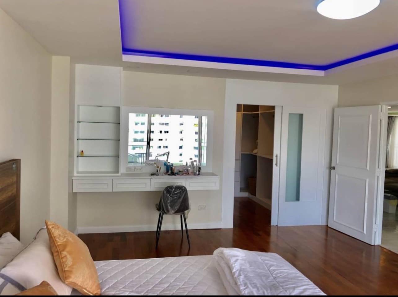 4-Bed, 3-Bath, 236 sqm Condo at DS Towers 1 for Sale near BTS Phrom Phong, ฿25,500,000, Fully Furnished, Prime Sukhumvit Location, Flexible Purchase Terms.