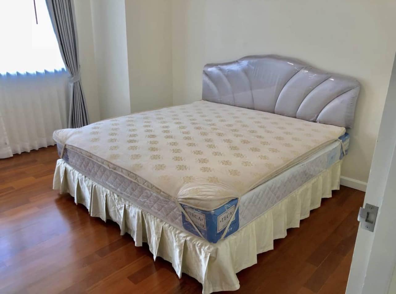 4-Bed, 3-Bath, 236 sqm Condo at DS Towers 1 for Sale near BTS Phrom Phong, ฿25,500,000, Fully Furnished, Prime Sukhumvit Location, Flexible Purchase Terms.