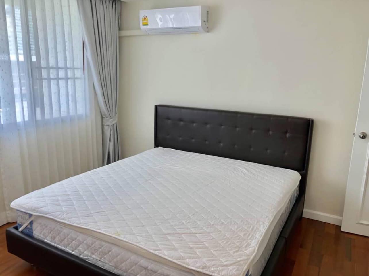 4-Bed, 3-Bath, 236 sqm Condo at DS Towers 1 for Sale near BTS Phrom Phong, ฿25,500,000, Fully Furnished, Prime Sukhumvit Location, Flexible Purchase Terms.