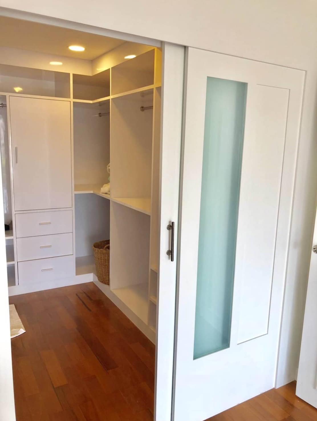 4-Bed, 3-Bath, 236 sqm Condo at DS Towers 1 for Sale near BTS Phrom Phong, ฿25,500,000, Fully Furnished, Prime Sukhumvit Location, Flexible Purchase Terms.