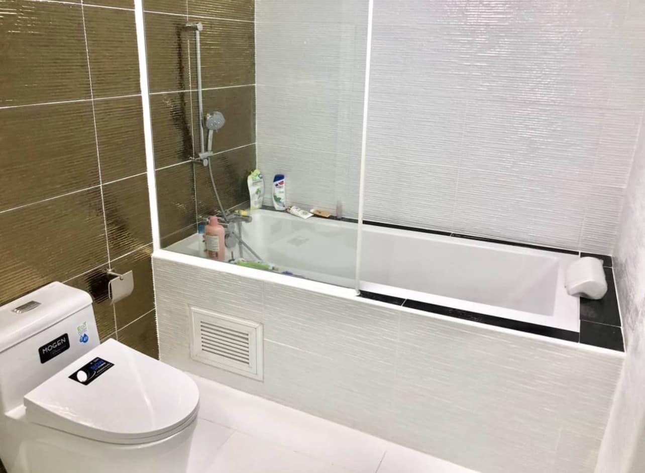 4-Bed, 3-Bath, 236 sqm Condo at DS Towers 1 for Sale near BTS Phrom Phong, ฿25,500,000, Fully Furnished, Prime Sukhumvit Location, Flexible Purchase Terms.