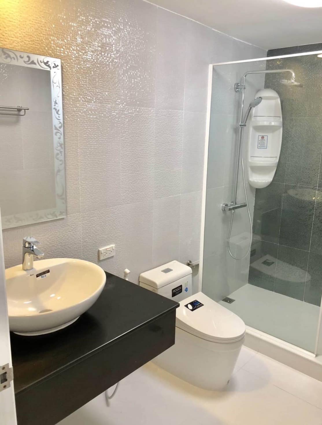 4-Bed, 3-Bath, 236 sqm Condo at DS Towers 1 for Sale near BTS Phrom Phong, ฿25,500,000, Fully Furnished, Prime Sukhumvit Location, Flexible Purchase Terms.