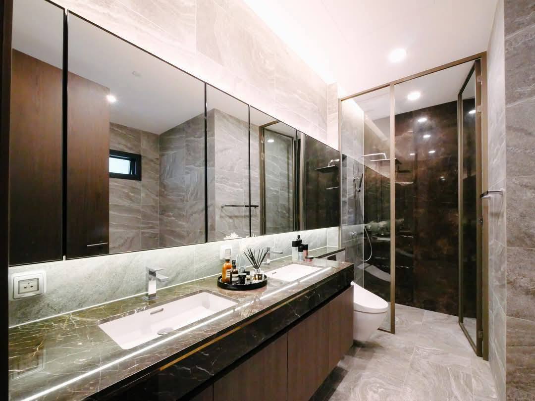 3-Bed, 3-Bath, 123.93 sqm Condo at The ESSE Sukhumvit 36 for Rent near BTS Thonglor, ฿190,000/month, Fully Furnished, Available from March 2025.