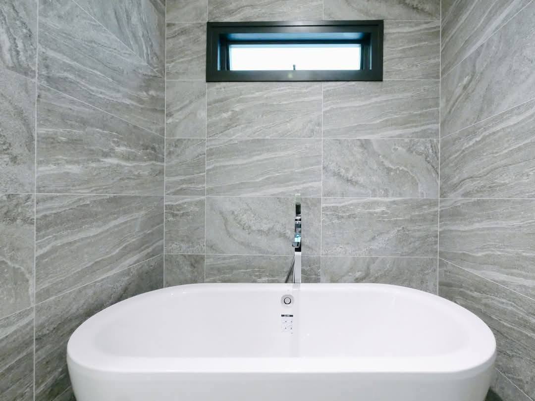 3-Bed, 3-Bath, 123.93 sqm Condo at The ESSE Sukhumvit 36 for Rent near BTS Thonglor, ฿190,000/month, Fully Furnished, Available from March 2025.
