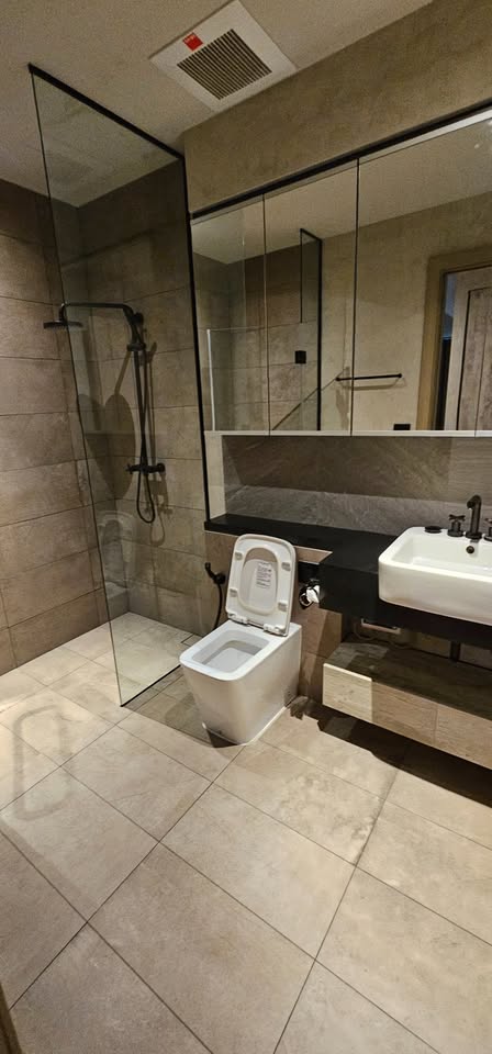2-Bed, 1-Bath 75 sqm Condo at The Lofts Asoke, Rent 70K/Month, Near Phetchaburi MRT, Fully Furnished, Ready to Move In.