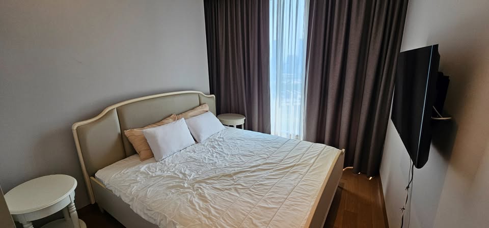 2-Bed, 1-Bath, 54 sqm Condo at The Lumpini 24 for Rent, 40K THB, Near Phrom Phong BTS, Fully Furnished, Modern Living in Sukhumvit 24, Bangkok