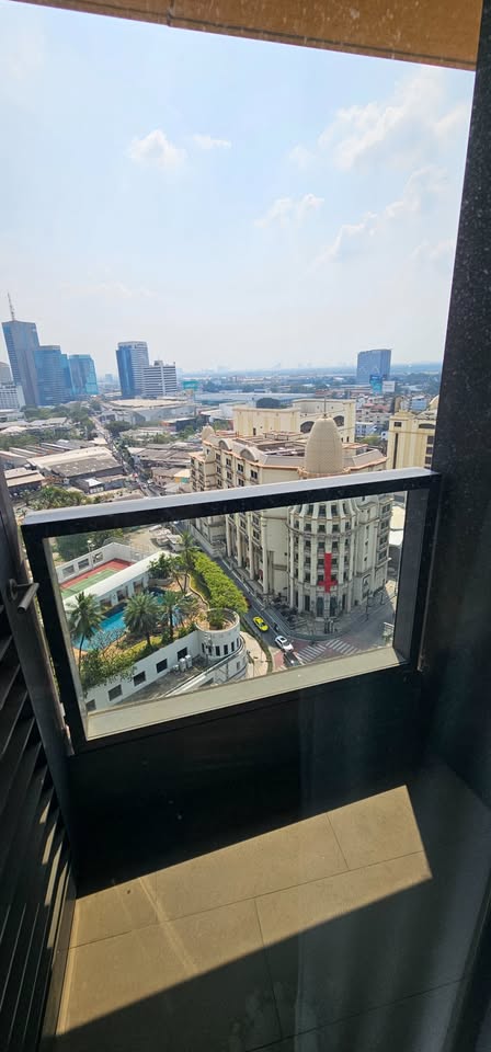 2-Bed, 1-Bath, 54 sqm Condo at The Lumpini 24 for Rent, 40K THB, Near Phrom Phong BTS, Fully Furnished, Modern Living in Sukhumvit 24, Bangkok