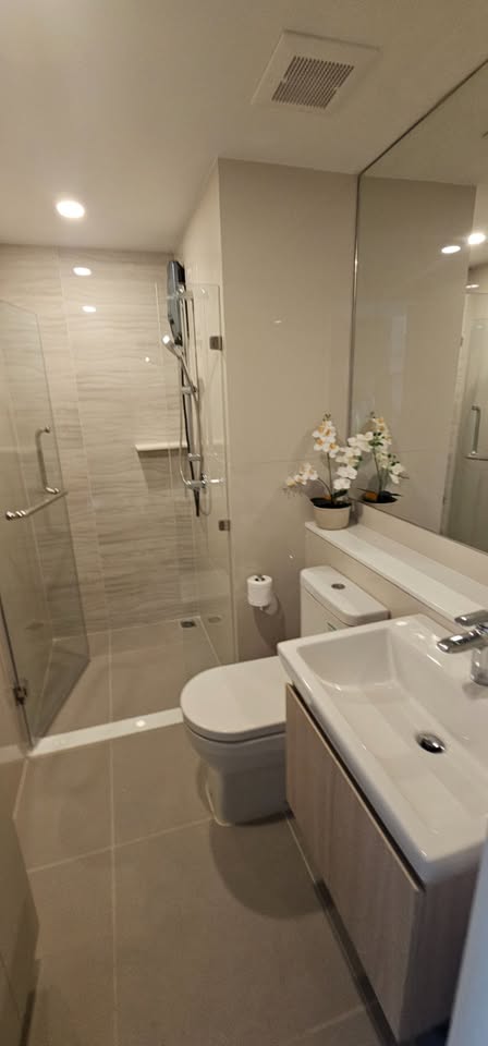 2-Bedroom, 1-Bathroom Condo at LIFE Rama 4-Asoke, 48.5 sqm, for Rent ฿43,000/month, 450m to MRT Queen Sirikit, City Views, Fully Furnished