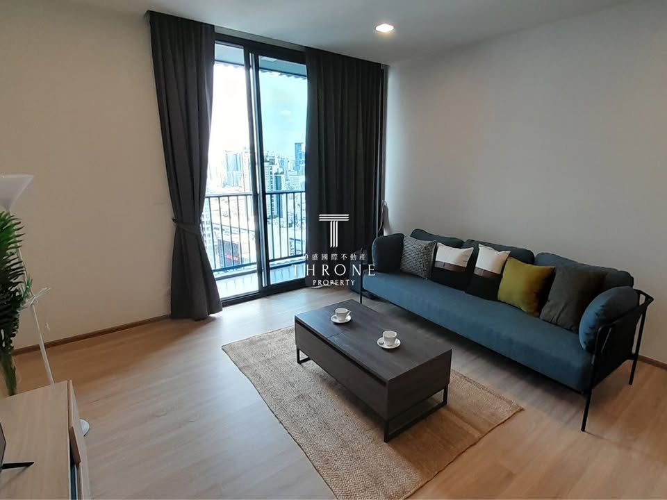 Discover urban luxury at XT Phayathai! Rent this fully furnished 2-bedroom, 2-bathroom condo on the 33rd floor, spanning 82.5 sqm, for 53,000 THB/month. Enjoy top-tier amenities and a prime Bangkok location. Near BTS Phaya Thai