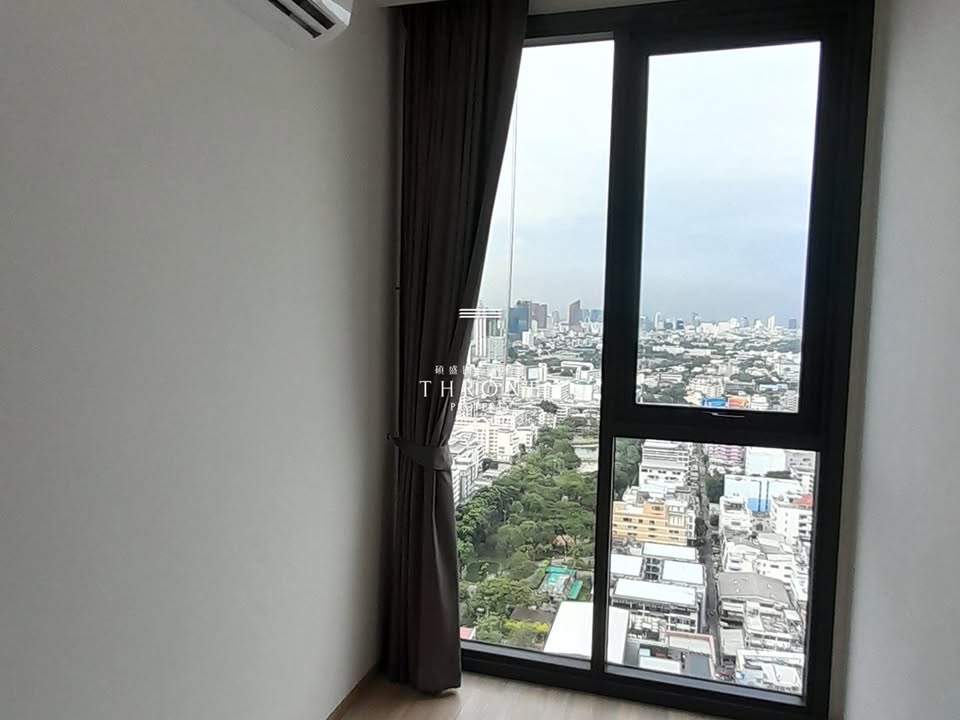 Discover urban luxury at XT Phayathai! Rent this fully furnished 2-bedroom, 2-bathroom condo on the 33rd floor, spanning 82.5 sqm, for 53,000 THB/month. Enjoy top-tier amenities and a prime Bangkok location. Near BTS Phaya Thai