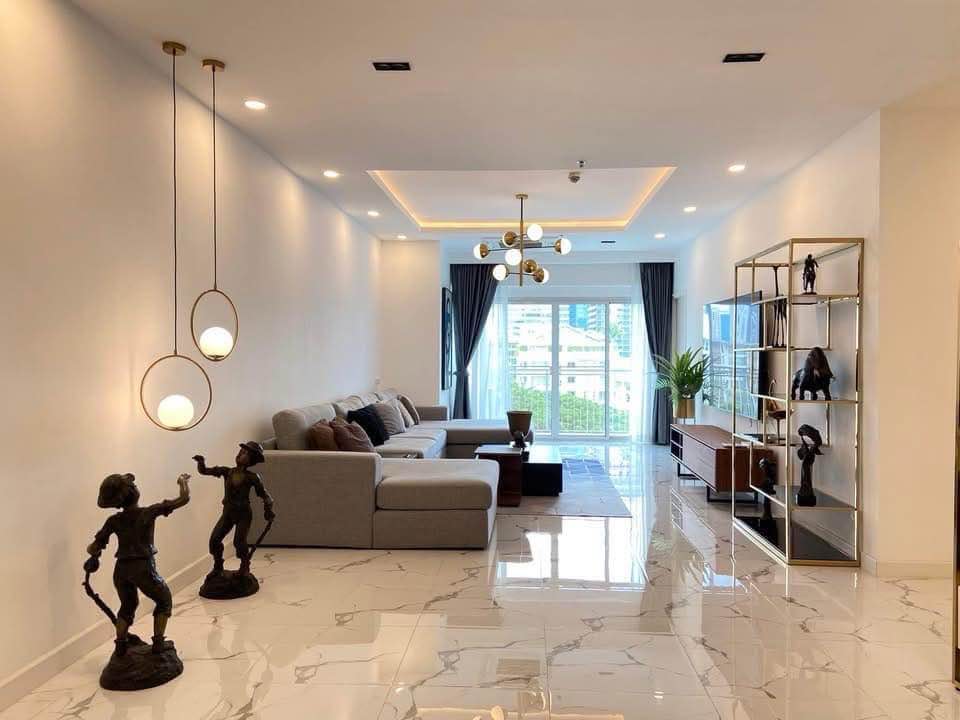 Spacious 2BR condo for rent at Noble Ora, Thonglor. 140 sqm, fully furnished, great amenities, prime location near BTS. Rent: 70,000 THB/month.