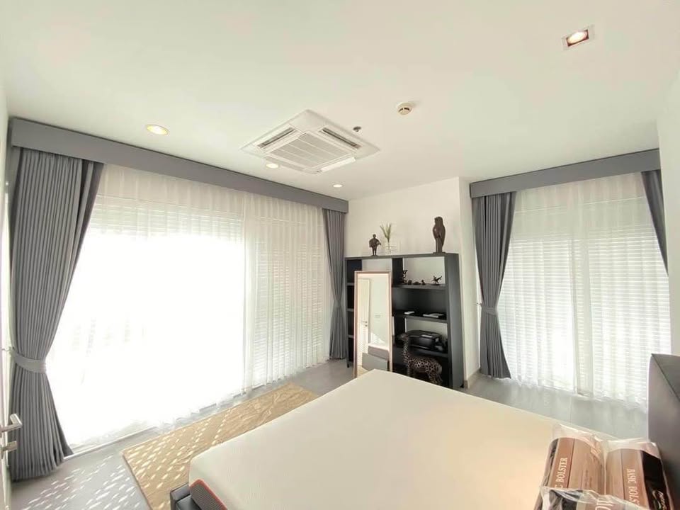 Spacious 2BR condo for rent at Noble Ora, Thonglor. 140 sqm, fully furnished, great amenities, prime location near BTS. Rent: 70,000 THB/month.