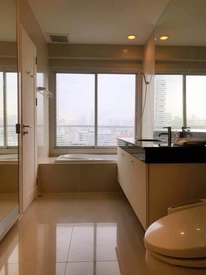 Spacious 2BR condo for rent at Noble Ora, Thonglor. 140 sqm, fully furnished, great amenities, prime location near BTS. Rent: 70,000 THB/month.