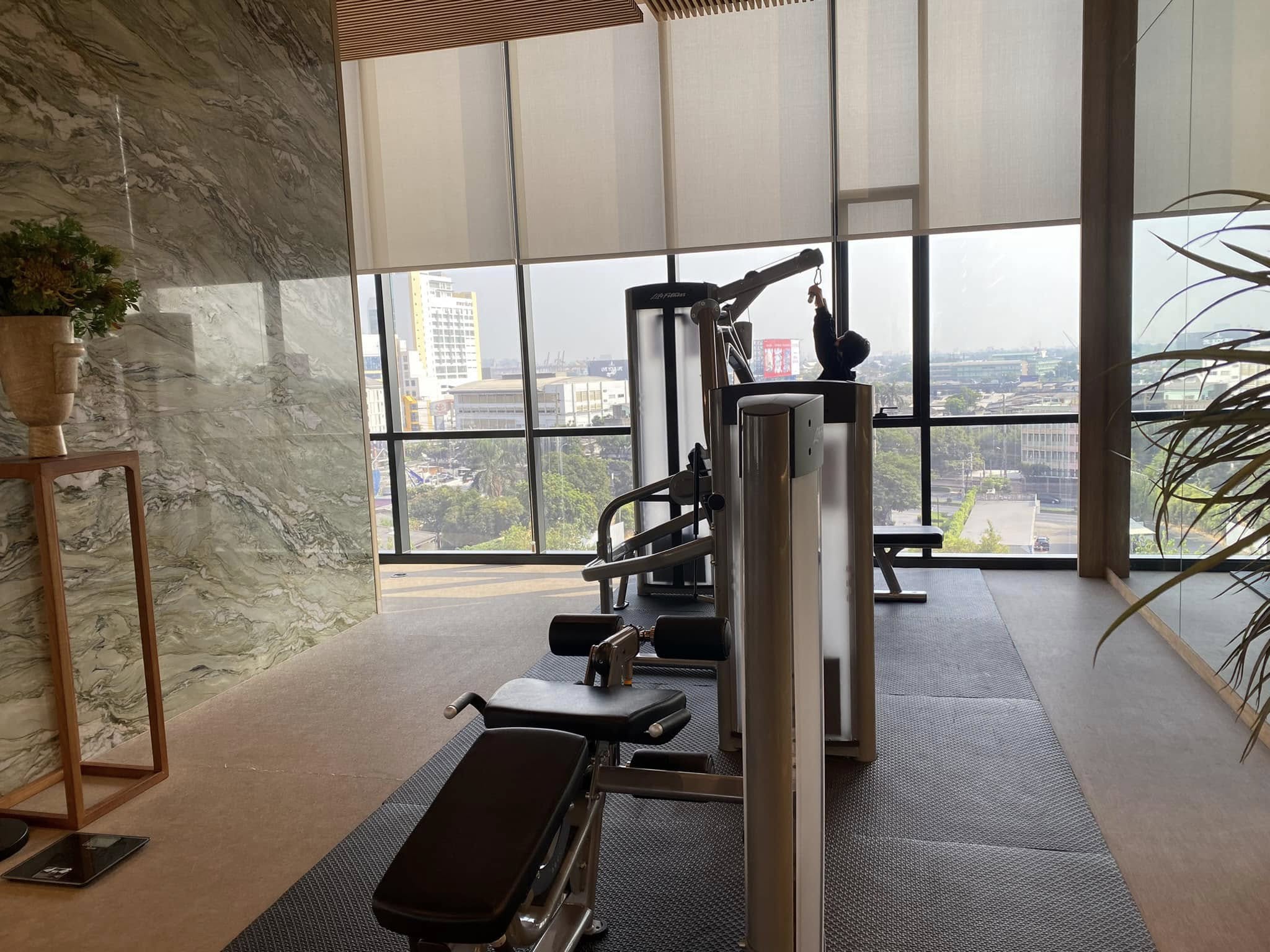 Discover modern living at Oka Haus Sukhumvit 36! This high-floor 1-bedroom condo (34.27 sqm) is fully furnished with premium appliances. Priced at 5,890,000 THB