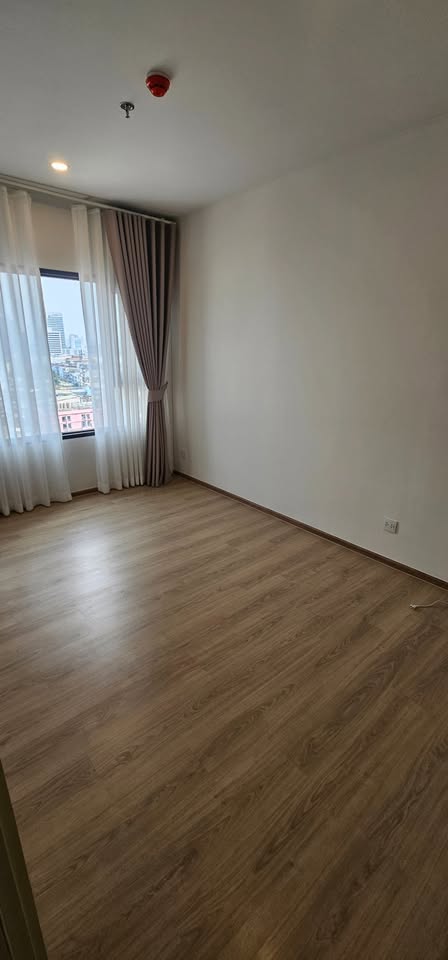 2-Bed, 1-Bath Condo for Rent at Life Rama 4 - Asoke, 47.3 sqm, ฿45,000/month, Near MRT Queen Sirikit, Modern Living in Central Bangkok