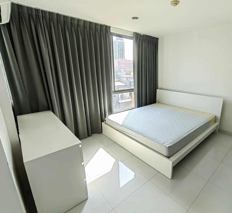 2-Bed, 2-Bath Condo for Rent at Click Condominium, 67 sqm, ฿35,000/month, Near BTS Ekkamai, Pet-Friendly in Sukhumvit 65, Bangkok