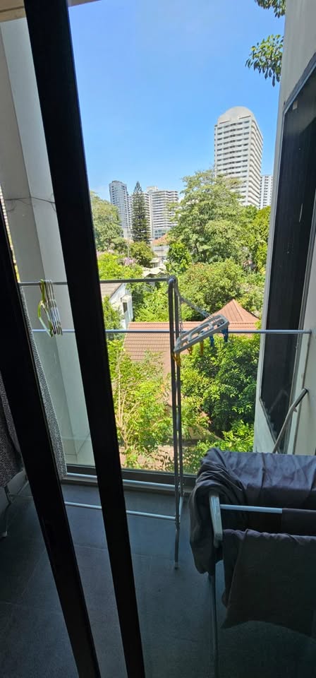 1-Bed, 1-Bath Condo for Rent at Liv@49, 40 sqm, ฿32,000/month, Near BTS Thonglor, Fully Furnished in Sukhumvit 49, Bangkok