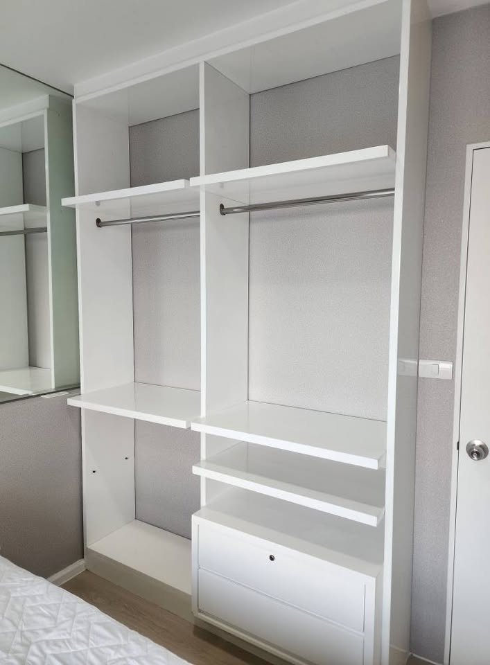 Discover a fully furnished 1-bedroom condo for rent at Aspire Sukhumvit 48, just a 10-minute walk from BTS Phra Khanong. Modern amenities and prime location