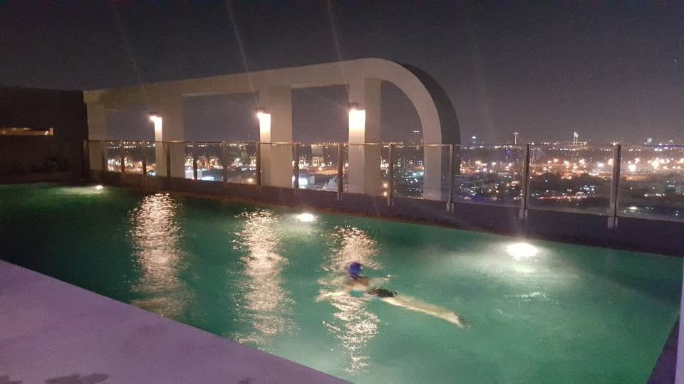 Discover a fully furnished 1-bedroom condo for rent at Aspire Sukhumvit 48, just a 10-minute walk from BTS Phra Khanong. Modern amenities and prime location