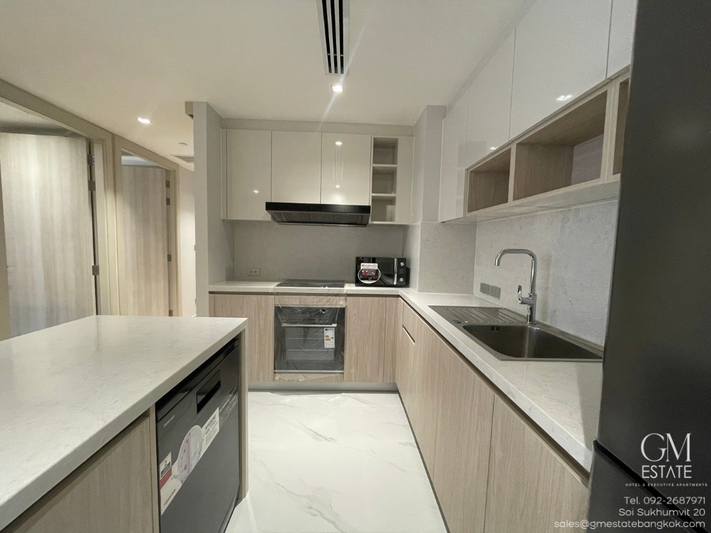 Luxury 2-BR apartment for rent at GM Estate Sukhumvit 20. Spacious 115 sqm, balcony, housekeeping, top amenities. Rent from 170K THB/month. Pet-friendly!