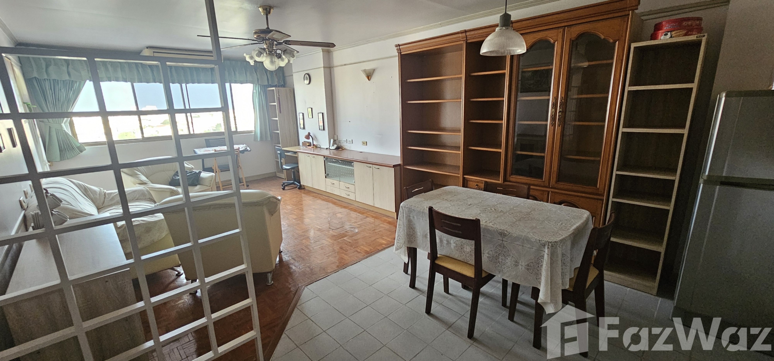 Spacious 2-bed, 1-bath, 80 sqm condo at Baan On Nut Sukhumvit 77. Great investment opportunity. Sale price: 3,200,000 THB. Contact us now for a viewing!