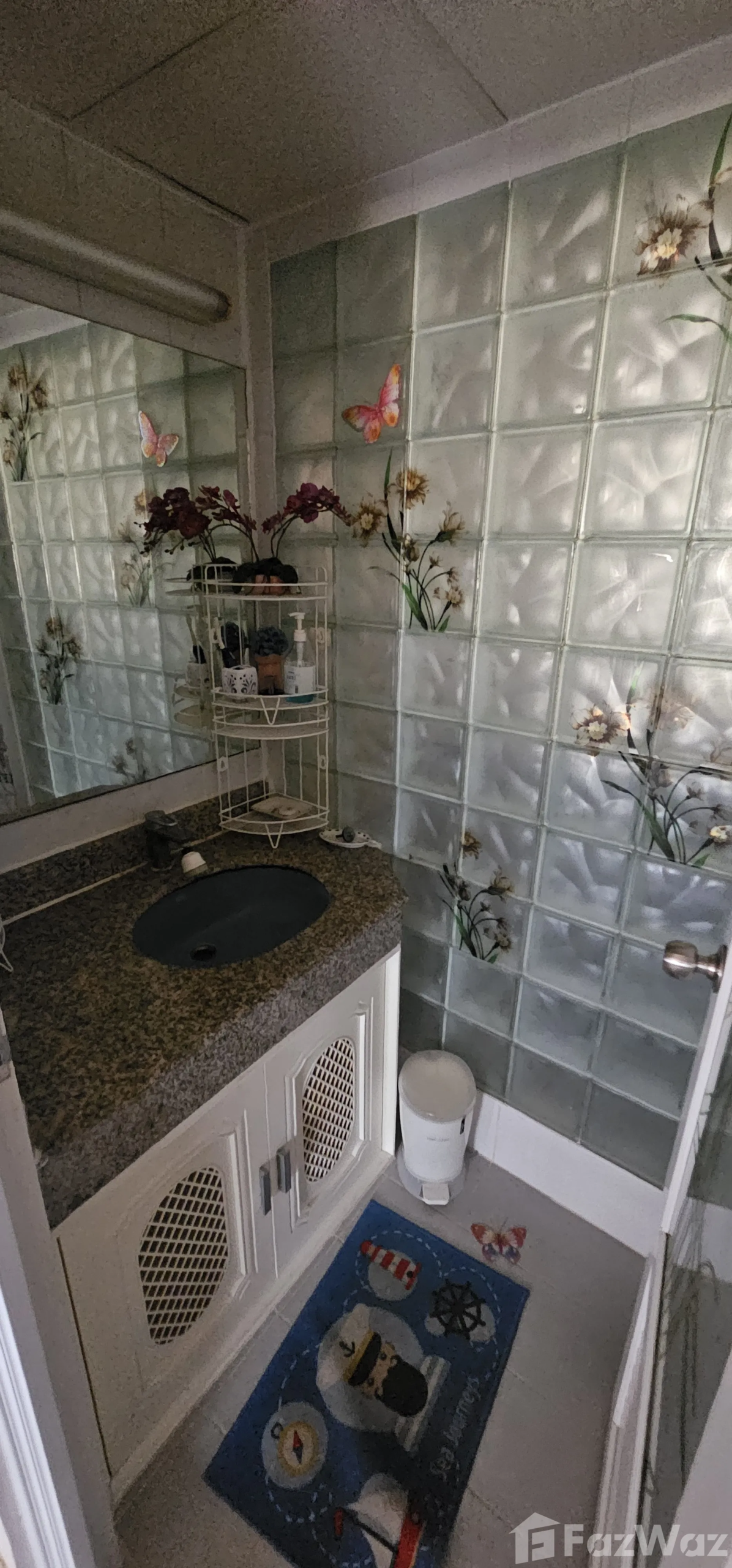 Spacious 2-bed, 1-bath, 80 sqm condo at Baan On Nut Sukhumvit 77. Great investment opportunity. Sale price: 3,200,000 THB. Contact us now for a viewing!