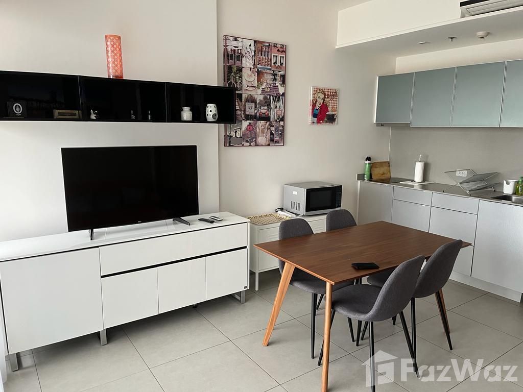 Luxury 1-bed, 1-bath, 44 sqm condo at The Lofts Ekkamai. Prime location near BTS. Sale: 6.5M THB | Rent: 30K THB/month. Contact us now for a viewing!