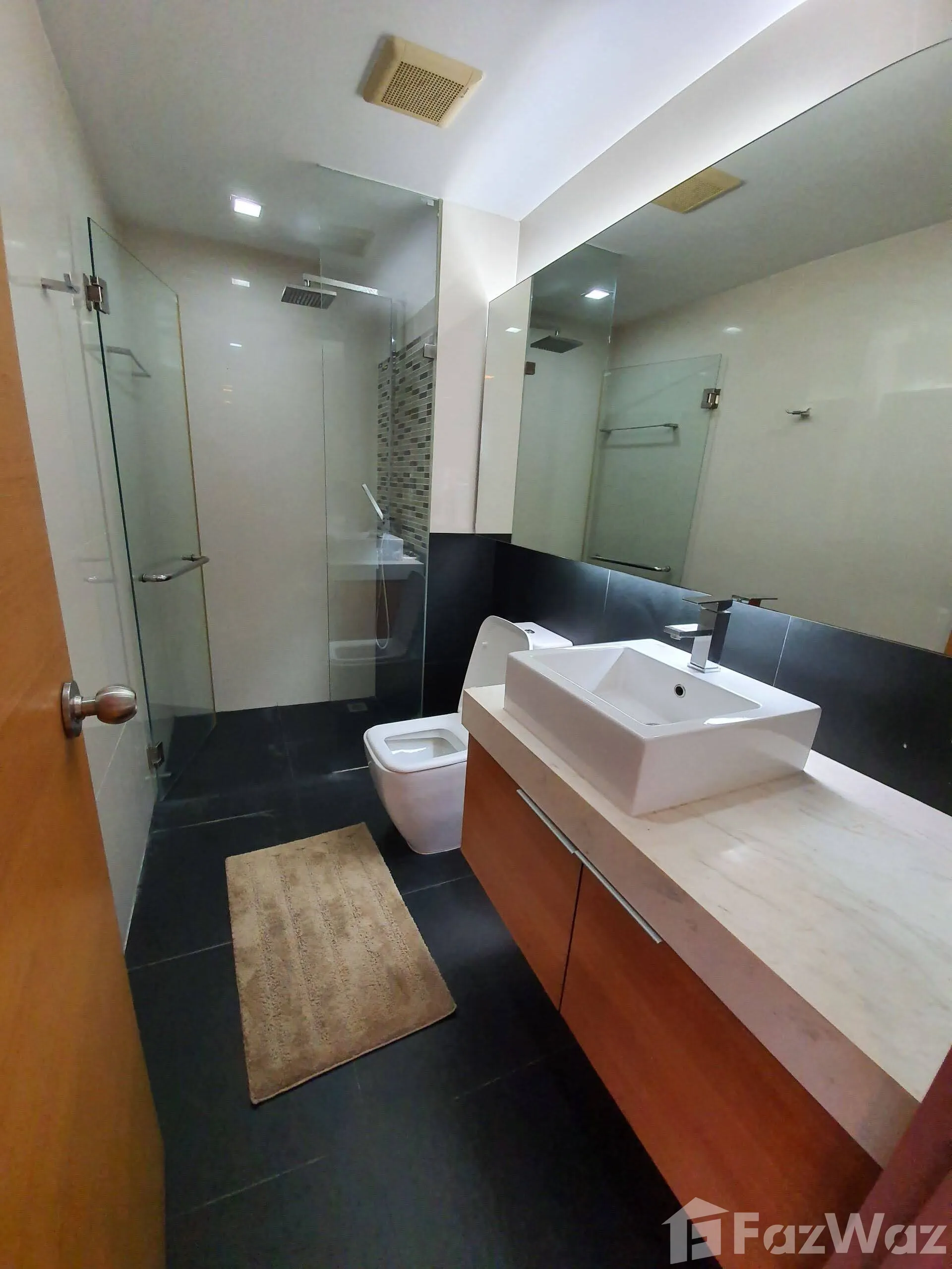 Modern 1-bedroom, 1-bathroom condo at XVI The Sixteenth, 43 sqm, for sale at ฿5,100,000 or rent at ฿25,000/month near MRT Queen Sirikit.