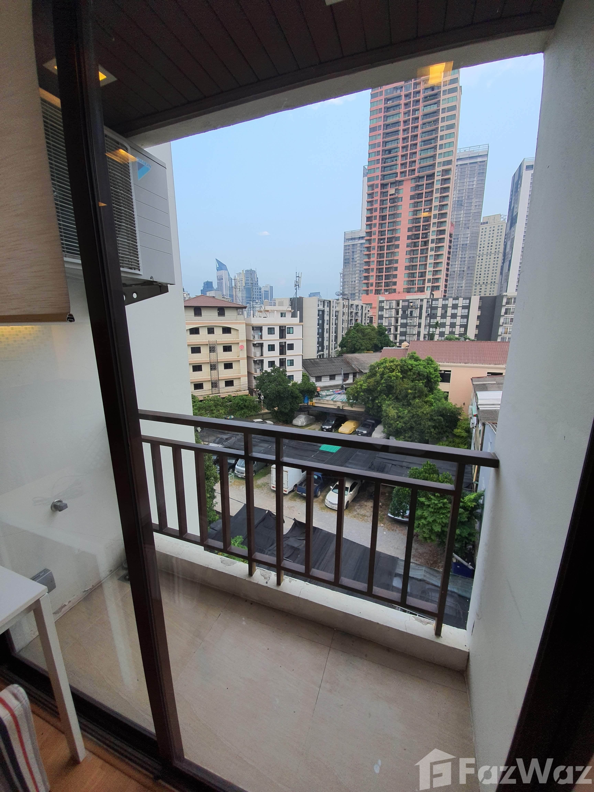 Modern 1-bedroom, 1-bathroom condo at XVI The Sixteenth, 43 sqm, for sale at ฿5,100,000 or rent at ฿25,000/month near MRT Queen Sirikit.