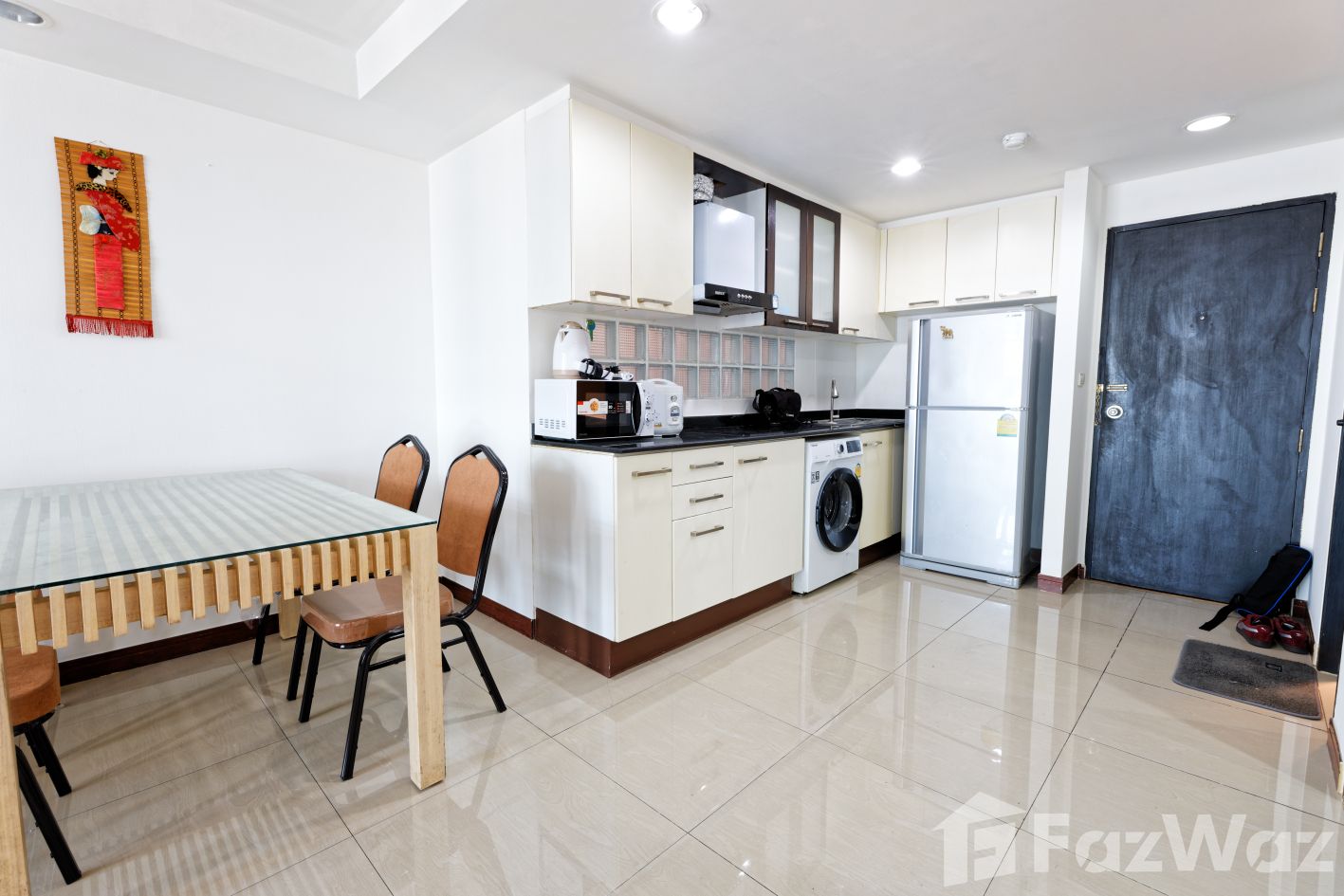 2 Bedrooms, 2 Bathrooms, 76 sqm condo at The Kris 2 Ratchada 17 for sale at ฿4,550,000. Modern amenities, great location in Din Daeng, Bangkok. Perfect for investment.