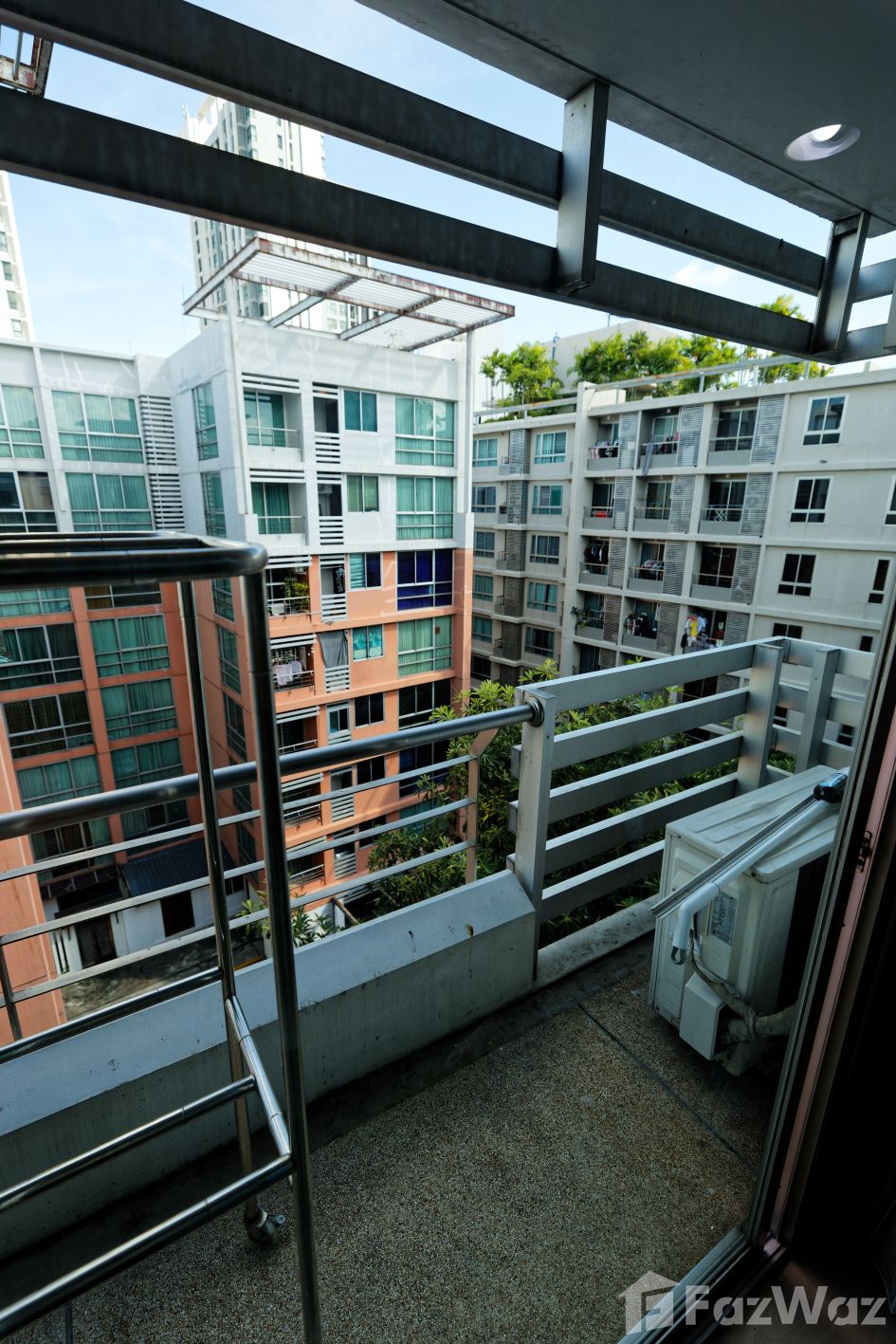 2 Bedrooms, 2 Bathrooms, 76 sqm condo at The Kris 2 Ratchada 17 for sale at ฿4,550,000. Modern amenities, great location in Din Daeng, Bangkok. Perfect for investment.