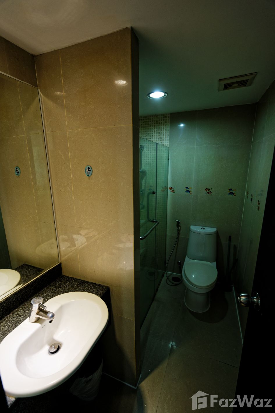 2 Bedrooms, 2 Bathrooms, 76 sqm condo at The Kris 2 Ratchada 17 for sale at ฿4,550,000. Modern amenities, great location in Din Daeng, Bangkok. Perfect for investment.