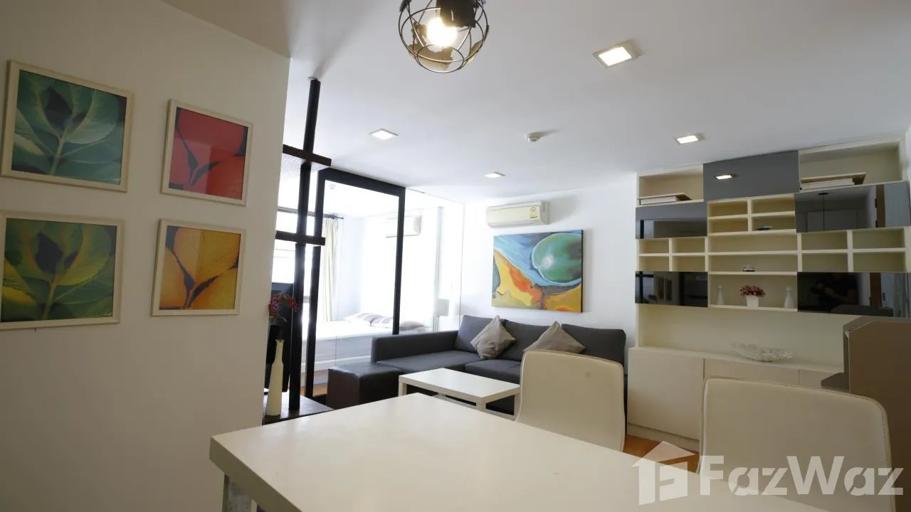 Modern 1-bed, 1-bath 38sqm condo at XVI The Sixteenth, Bangkok. Great location near MRT. For sale at ฿4.45M.