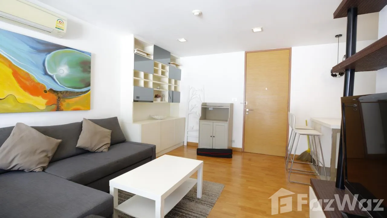 Modern 1-bed, 1-bath 38sqm condo at XVI The Sixteenth, Bangkok. Great location near MRT. For sale at ฿4.45M.
