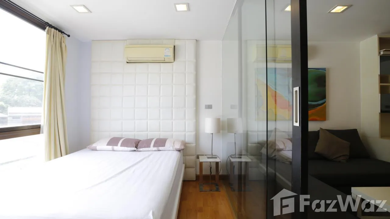 Modern 1-bed, 1-bath 38sqm condo at XVI The Sixteenth, Bangkok. Great location near MRT. For sale at ฿4.45M.