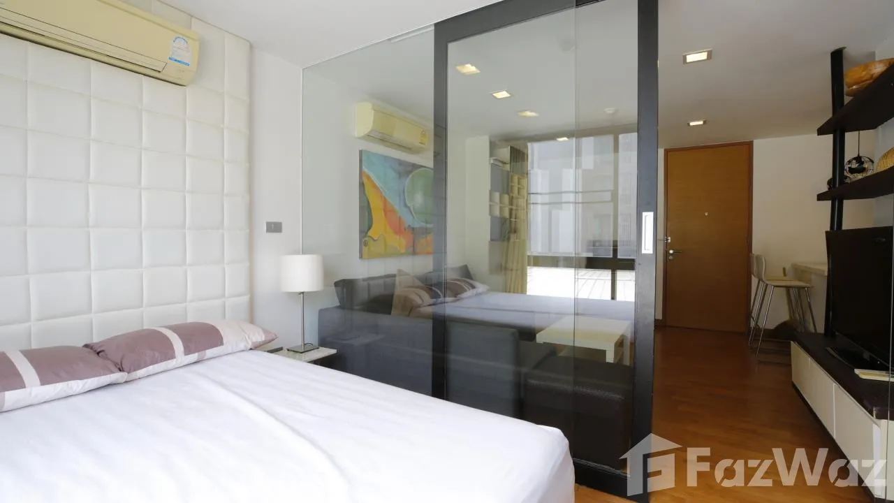 Modern 1-bed, 1-bath 38sqm condo at XVI The Sixteenth, Bangkok. Great location near MRT. For sale at ฿4.45M.