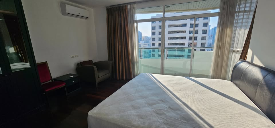2-Bed, 2-Bath, 97 sqm Condo for Rent at Sukhumvit City Resort, Near BTS Nana, ฿40,000/month – Renovated Luxury in Sukhumvit 11, Bangkok