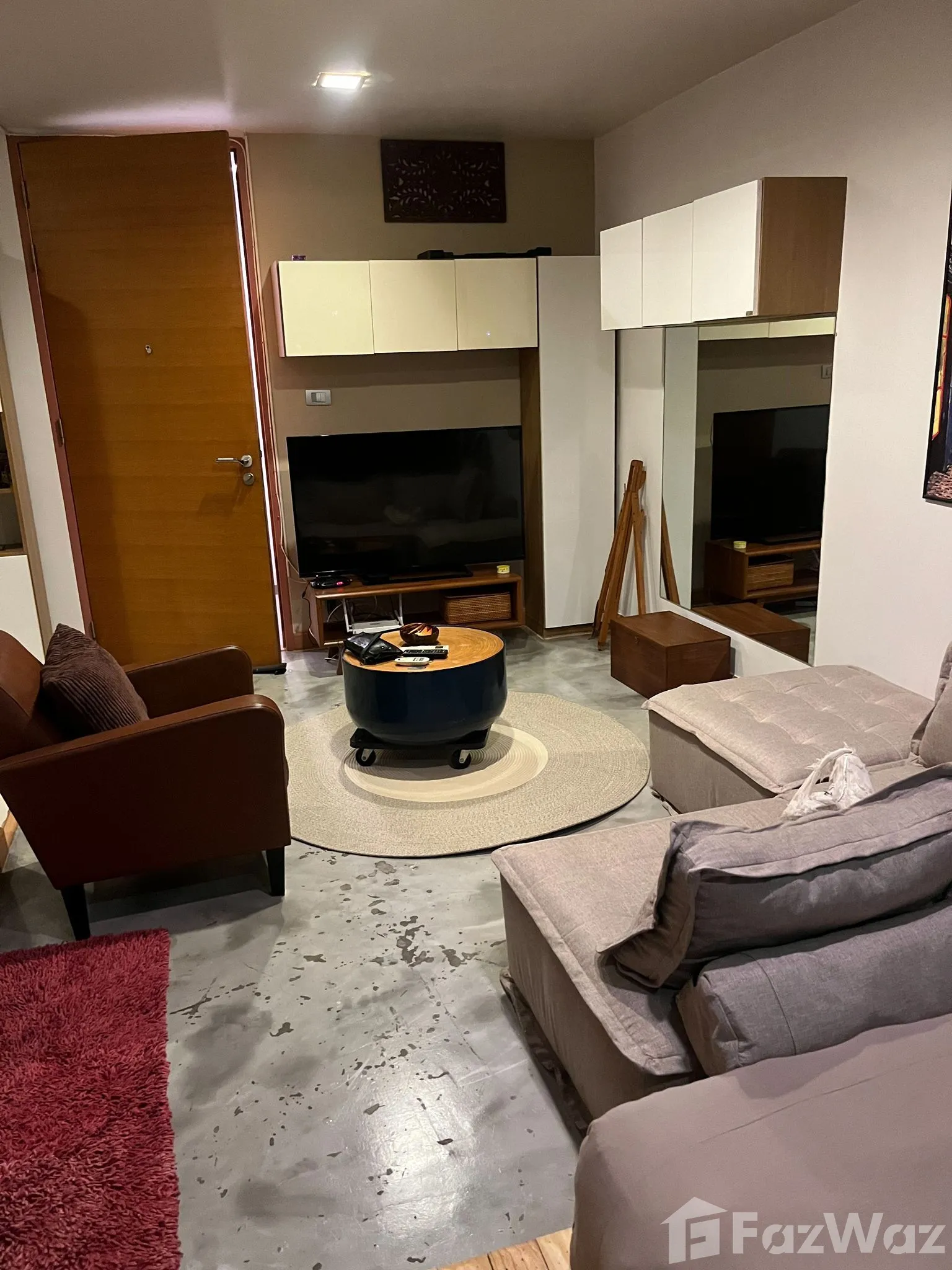 Modern studio, 1 bath, 28 sqm at XVI The Sixteenth Condominium for sale at ฿3.25M. Prime location near MRT Queen Sirikit, top-floor unit, and great amenities.