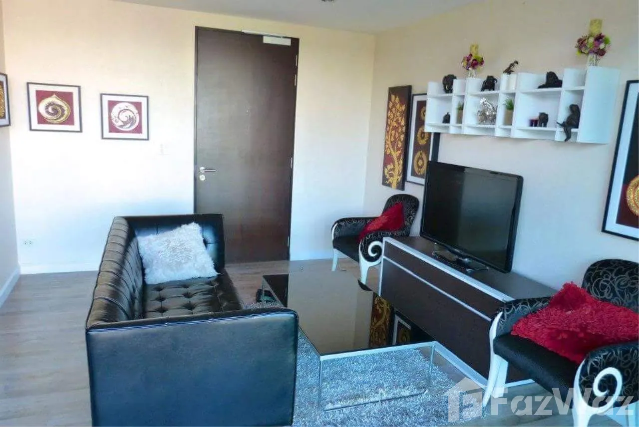 FacLuxurious 2-bed, 2-bath + study, 80 sqm condo at Click Condo Sukhumvit 65 for sale at ฿7.2M. Prime location near BTS, top amenities, and vibrant city life.ilities at Click Condo Sukhumvit 65 include parking, concierge, gym, security and swimming pool.