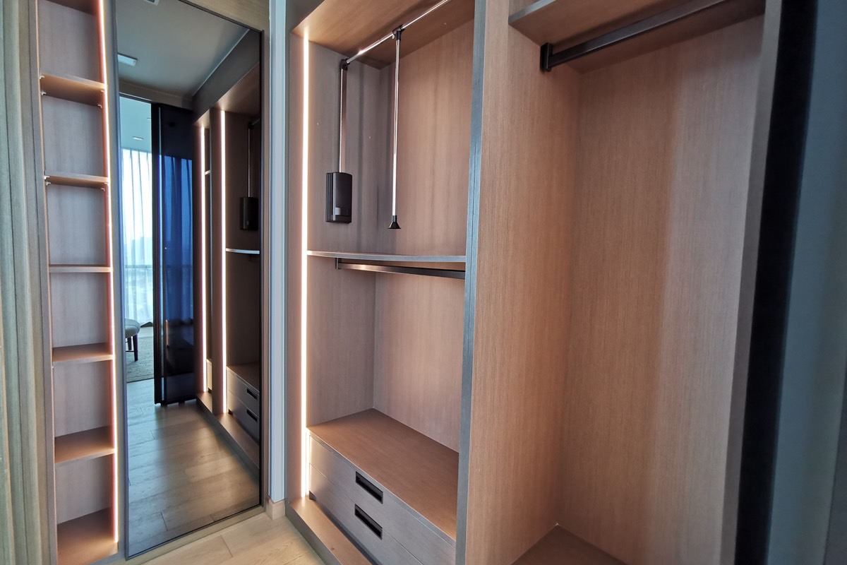 Luxury 2-bed, 3-bath 125 sqm condo at The Monument Thonglor. Pet-friendly, high floor, world-class amenities. For rent at ฿150,000/month. Contact us today!