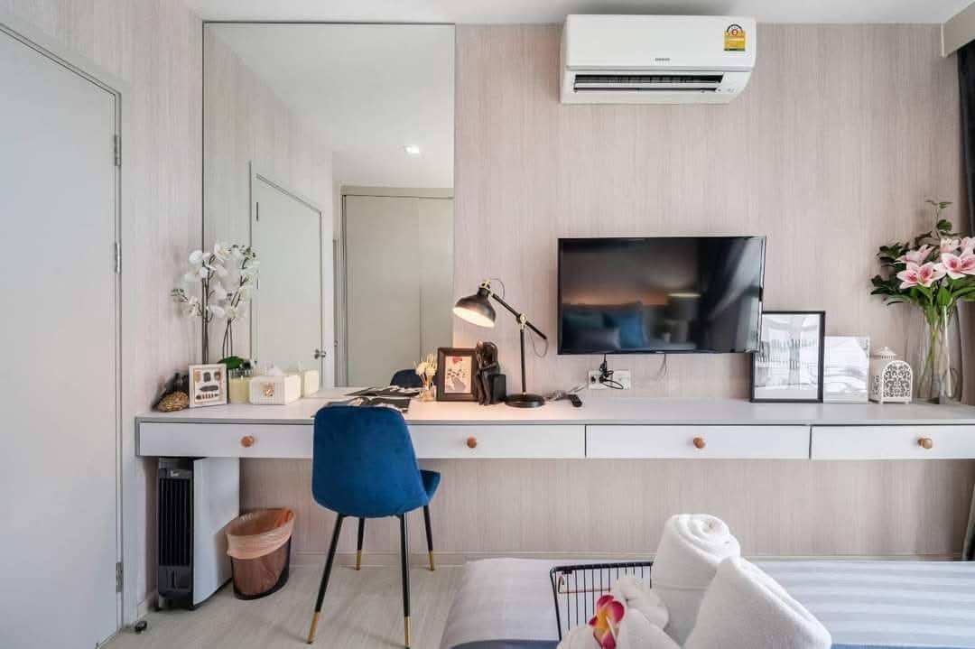 Modern 2-bedroom condo for sale at Life Sukhumvit 48. Fully furnished, prime location near BTS Phra Khanong. Sale price: 4.81 million THB, transfer fee 50/50.